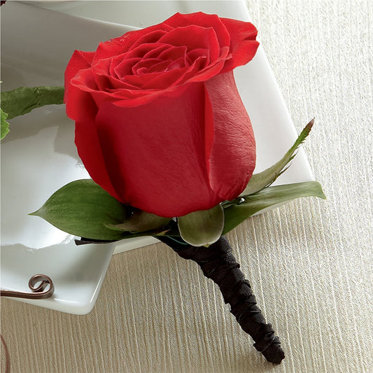 Boutonniere de rosa roja